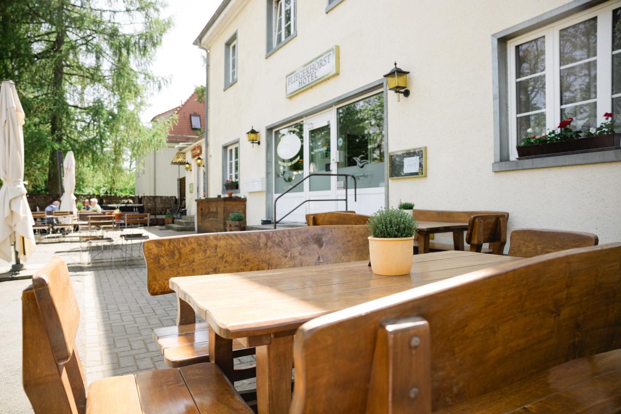 Fliegerhorst Hotel Dresden Exterior photo